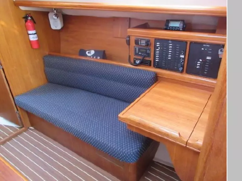 2004 Hunter 33