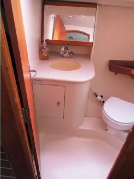 2004 Hunter 33