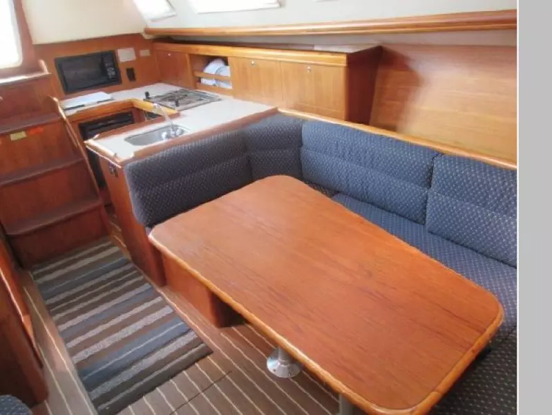 2004 Hunter 33