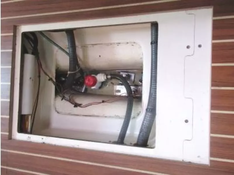 2004 Hunter 33