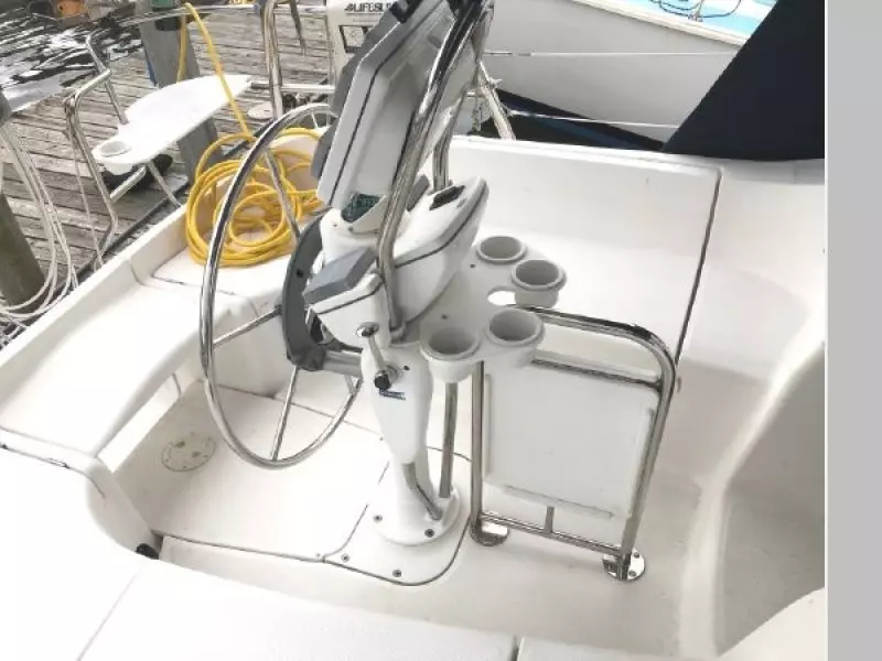 2004 Hunter 33