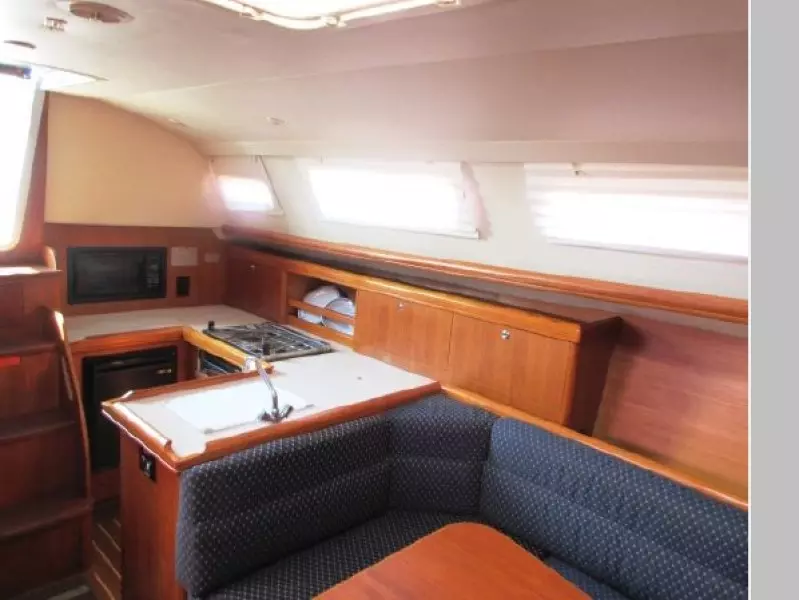 2004 Hunter 33