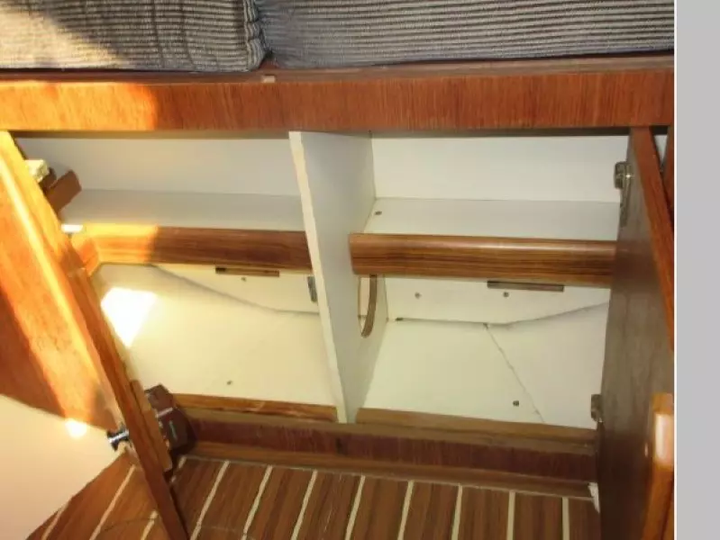 2004 Hunter 33