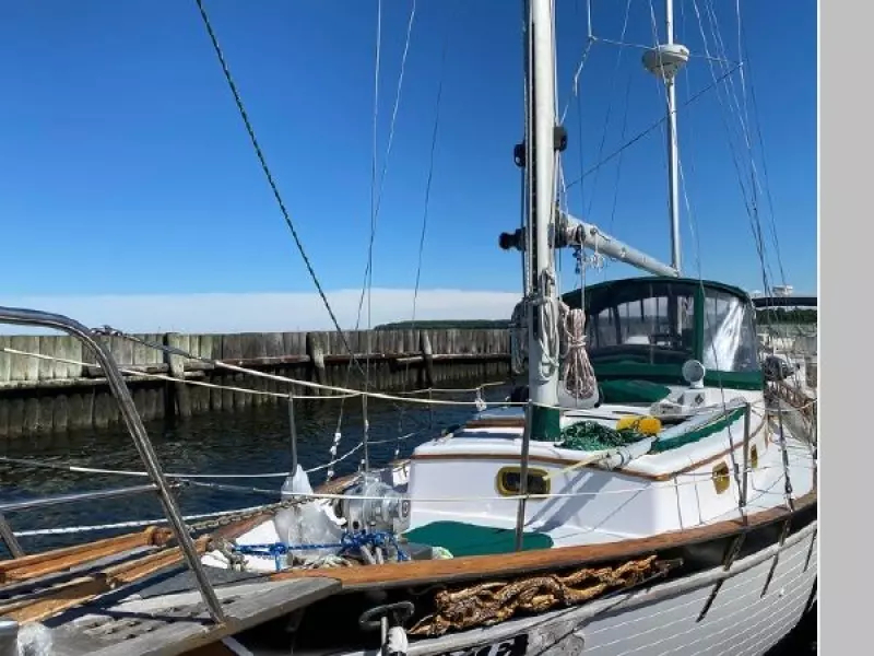 1979 Island Trader 41 Center Cockpit