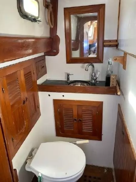 1979 Island Trader 41 Center Cockpit