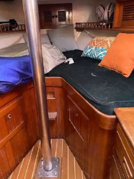 1979 Island Trader 41 Center Cockpit