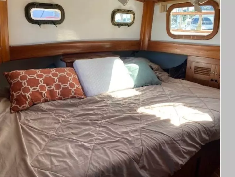 1979 Island Trader 41 Center Cockpit