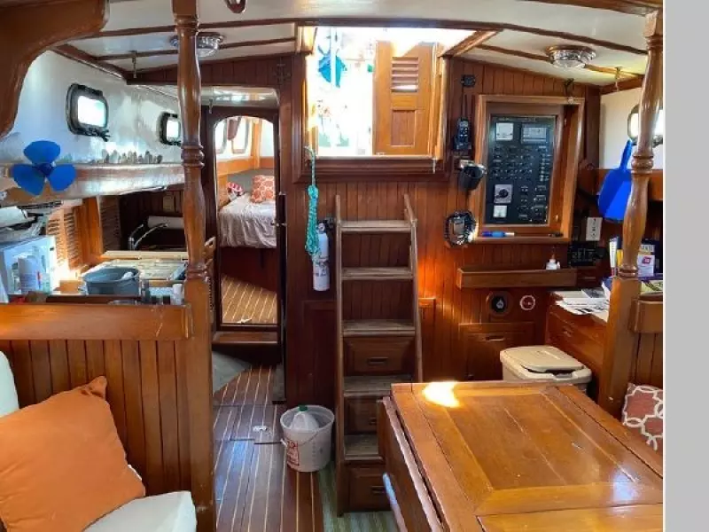 1979 Island Trader 41 Center Cockpit