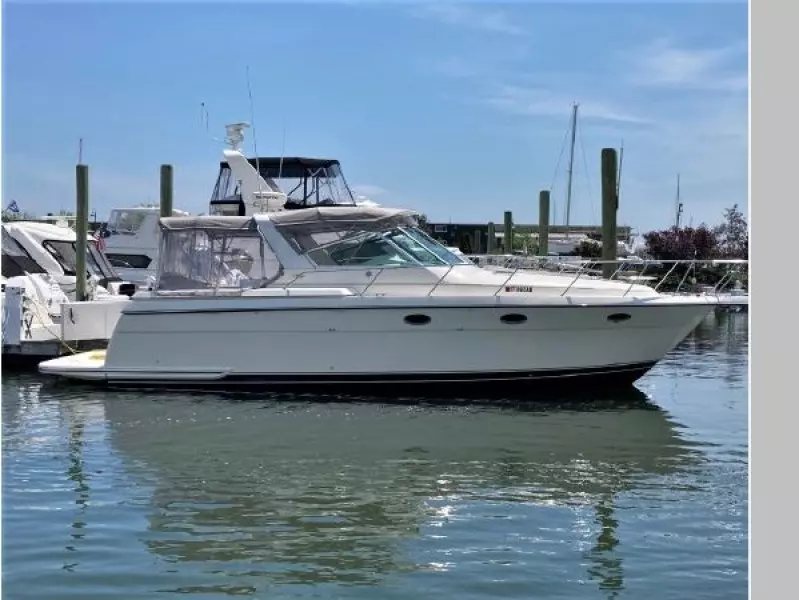 1995 Tiara Yachts 3500 Express