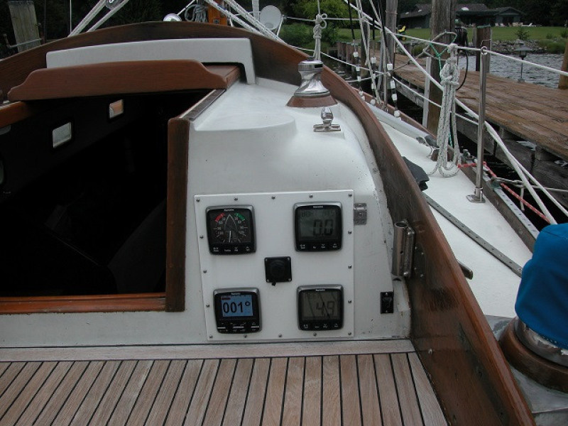 36' Cheoy Lee Sigma cockpit electronics