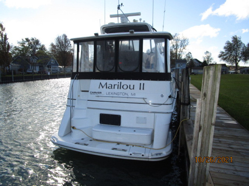 40' Carver aft profile