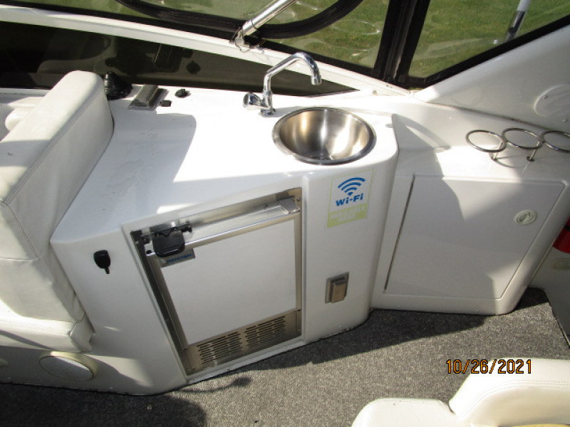 40' Carver flybridge wetbar