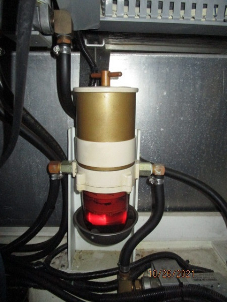 40' Carver port Racor fuel filter