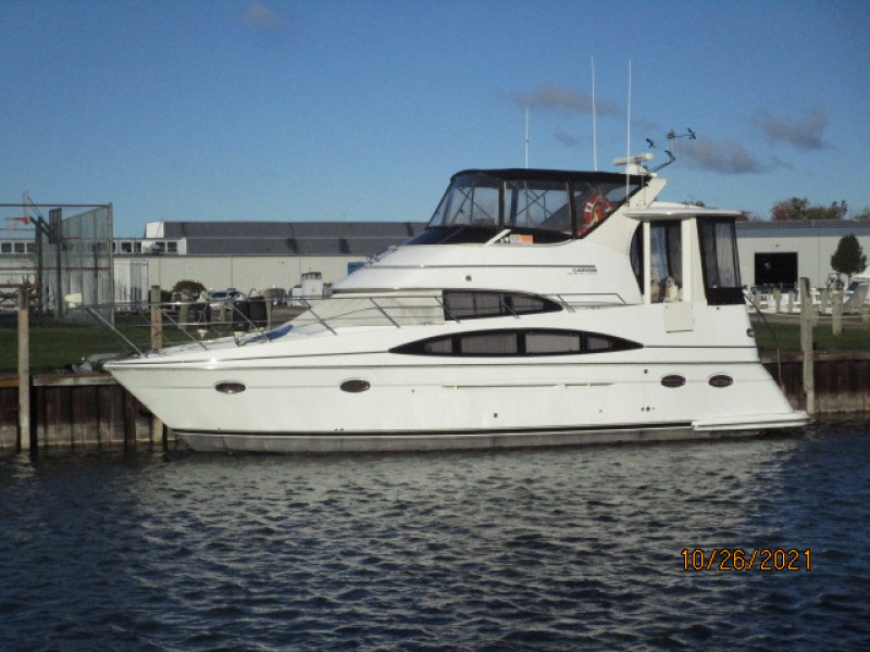 40' Carver port forward profile
