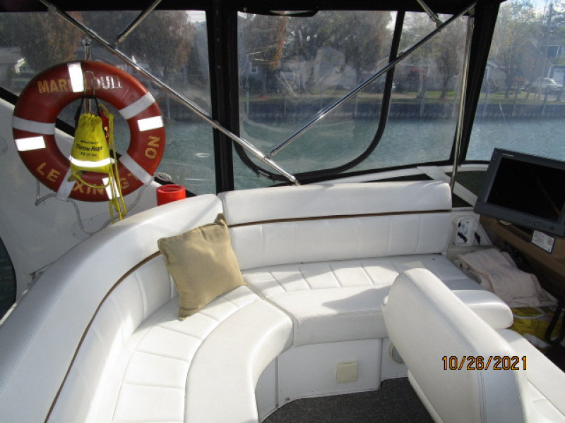 40' Carver flybridge port