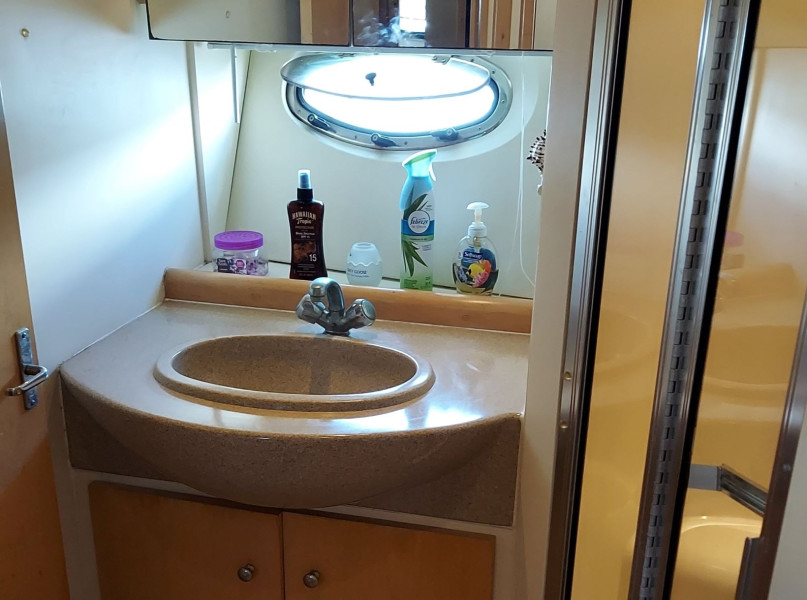 1998 Carver 350 Mariner
