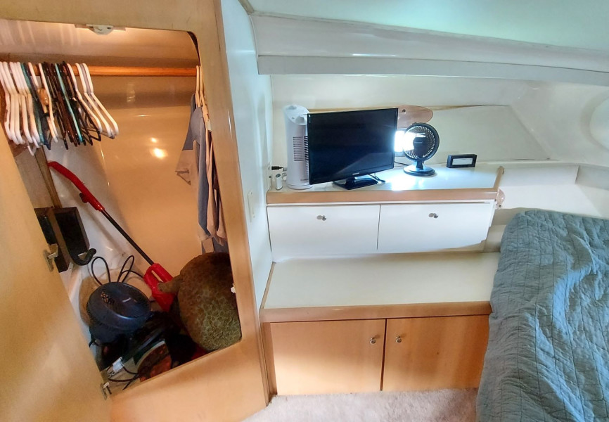 1998 Carver 350 Mariner