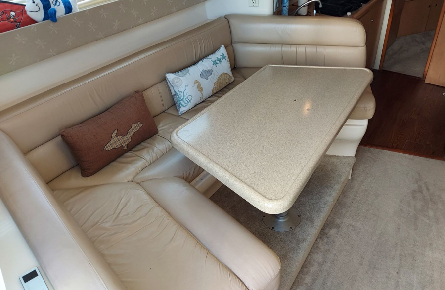 1998 Carver 350 Mariner