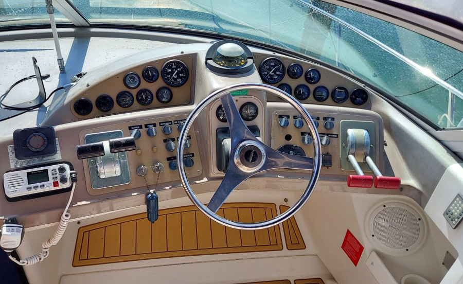 1998 Carver 350 Mariner