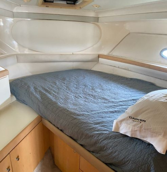 1998 Carver 350 Mariner