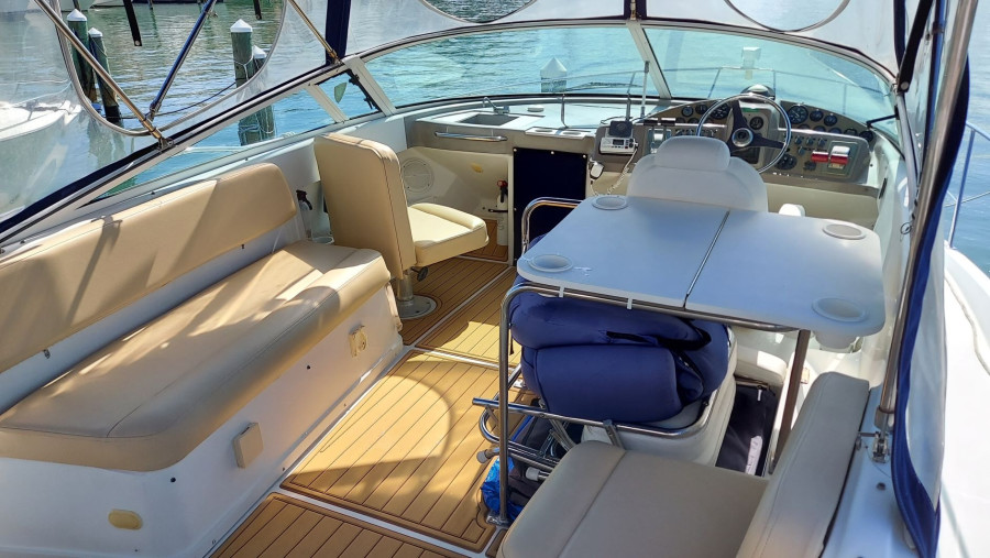 1998 Carver 350 Mariner