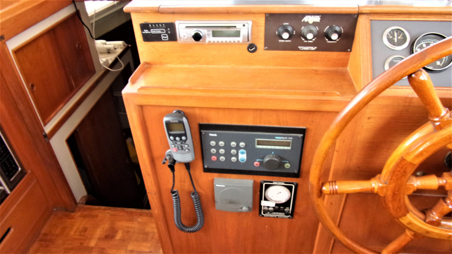 1978 Grand Banks Classic