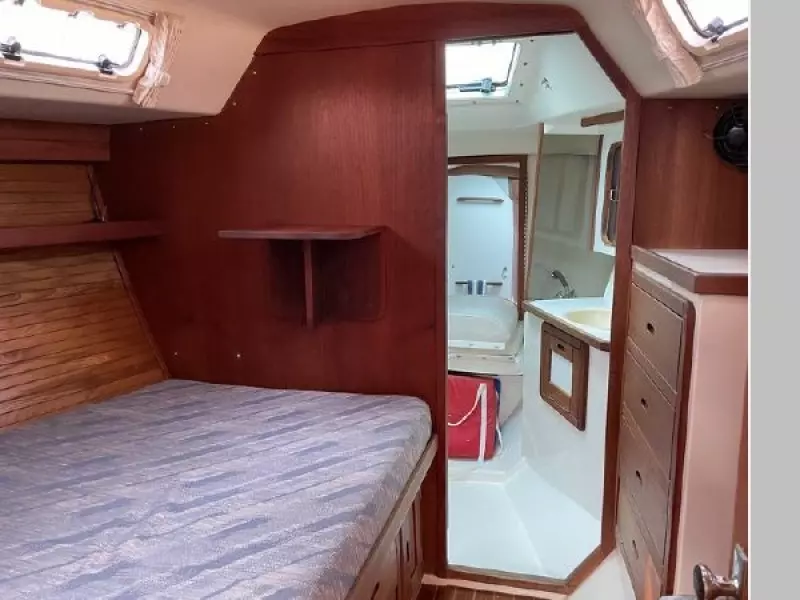 1990 Catalina 42 - 3 Cabin