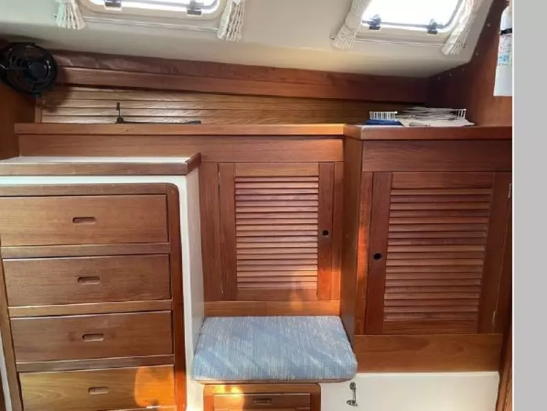 1990 Catalina 42 - 3 Cabin