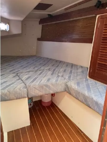 1990 Catalina 42 - 3 Cabin