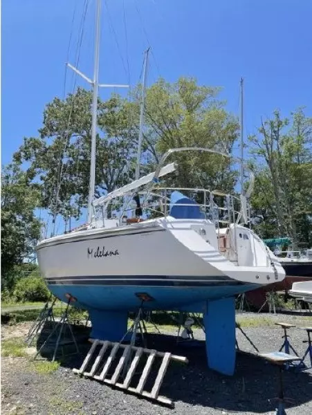 1990 Catalina 42 - 3 Cabin