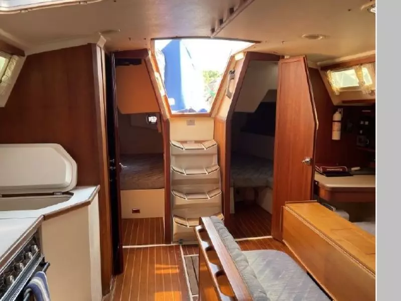 1990 Catalina 42 - 3 Cabin
