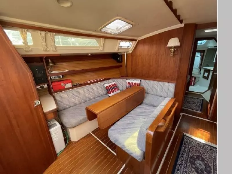 1990 Catalina 42 - 3 Cabin