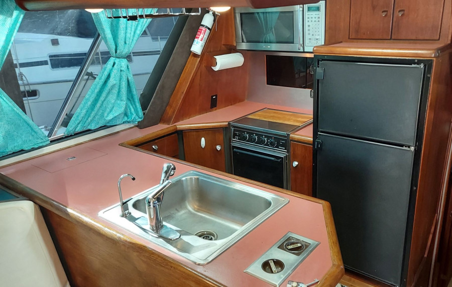 1987 Bayliner 4550