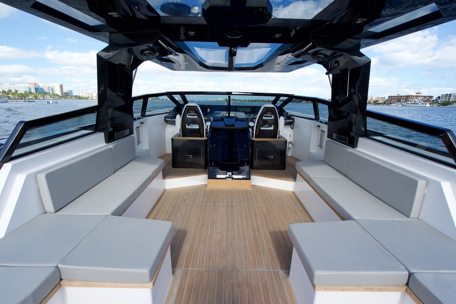Ocean 55 - Helm