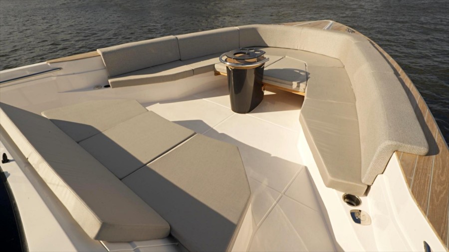 Ocean 55 - Bow