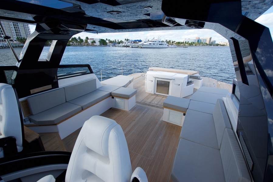Ocean 55 - Cockpit
