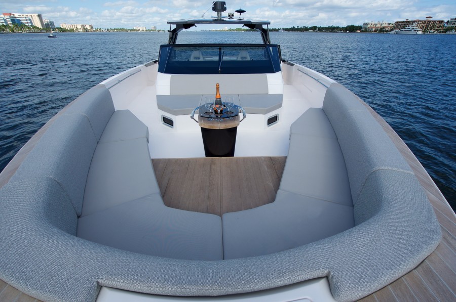 Ocean 55 - Seating