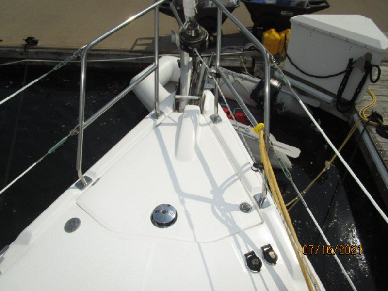38' Marlow-Hunter anchor windlass covered