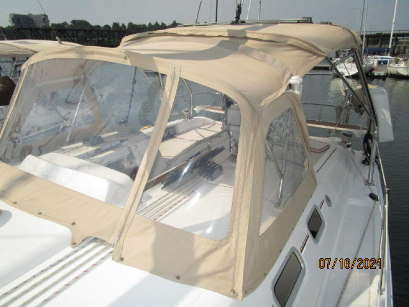 38' Marlow-Hunter dodger-bimini