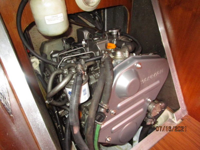 38' Marlow-Hunter auxiliary1