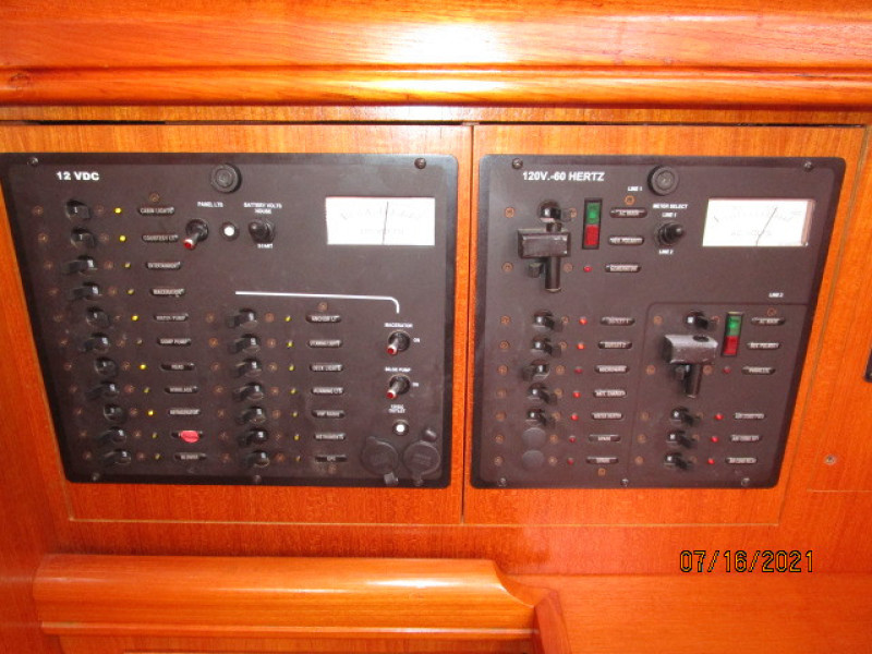 38' Marlow-Hunter electrical panel1