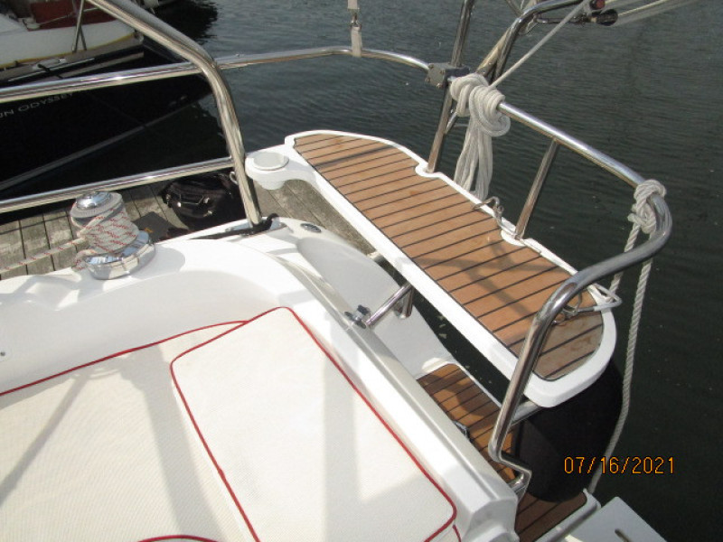 38' Marlow-Hunter cockpit starboard rail seat