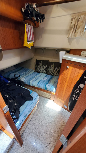 2002 Mainship 390