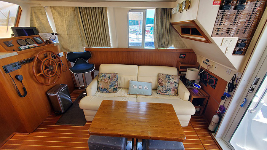 2002 Mainship 390