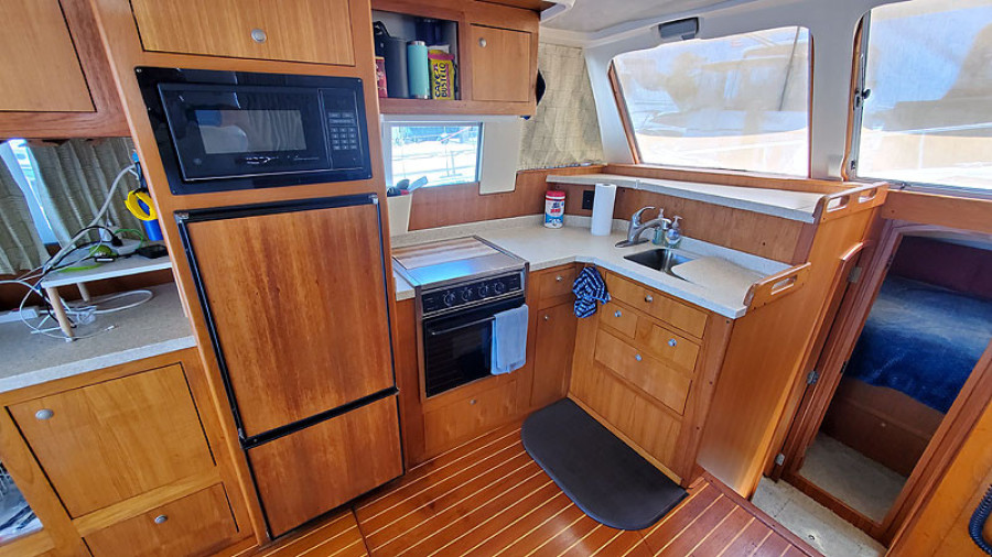 2002 Mainship 390