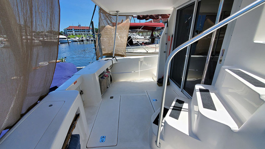 2002 Mainship 390