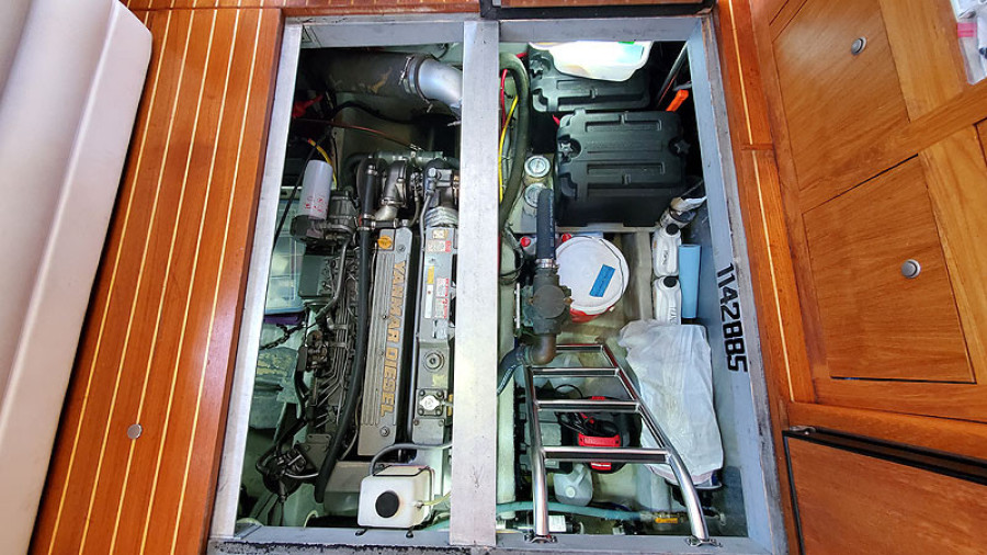 2002 Mainship 390