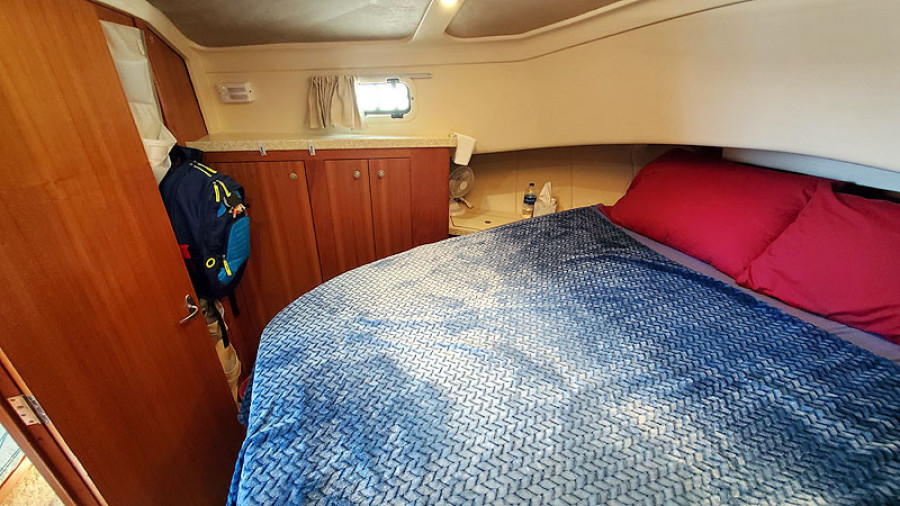 2002 Mainship 390