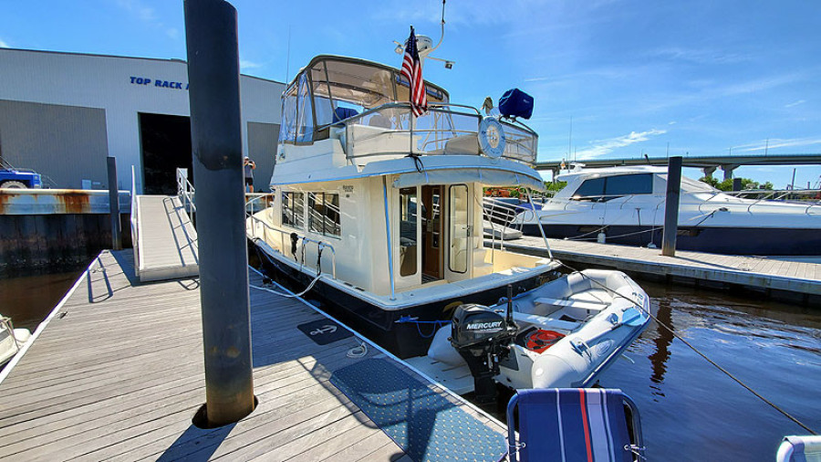 2006 Mainship 34