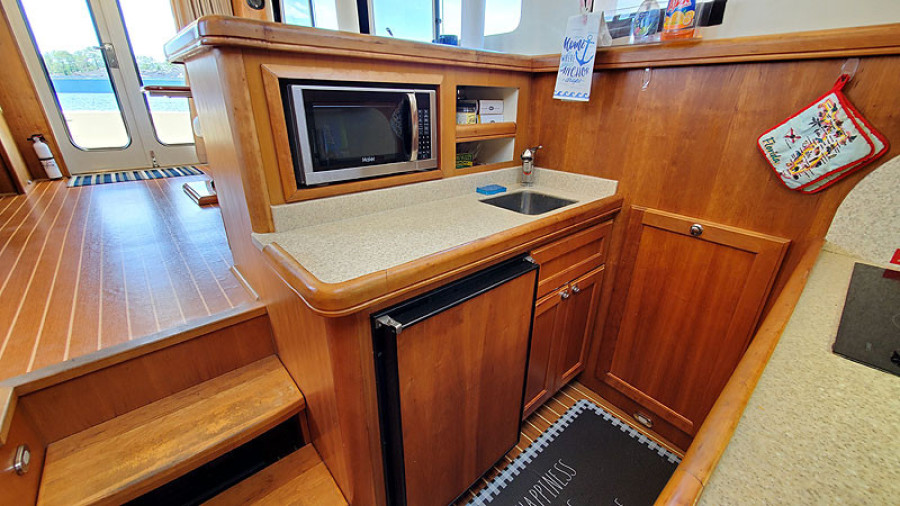 2006 Mainship 34